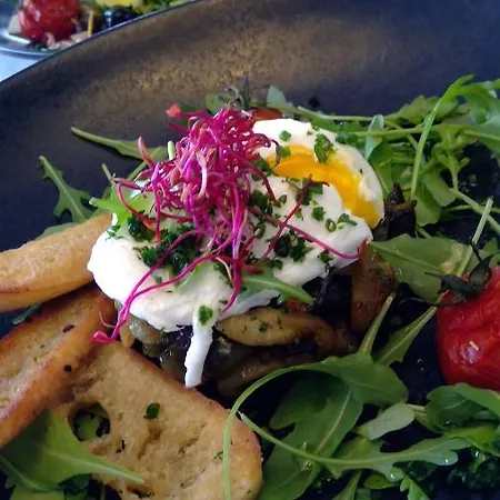 Logis & Restaurant L'etape Bel Air - Gardanne Hotell