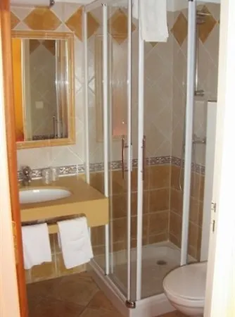 Hotel L'etape- Bel Air - Gardanne- Plan De Campagne